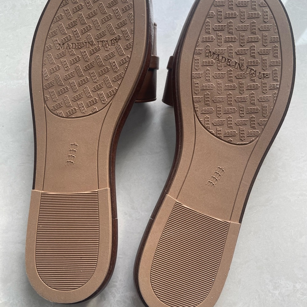 NEW leather Italian Shoemakers Brown Sandals with Gold Accent - Picture 2 of 3
